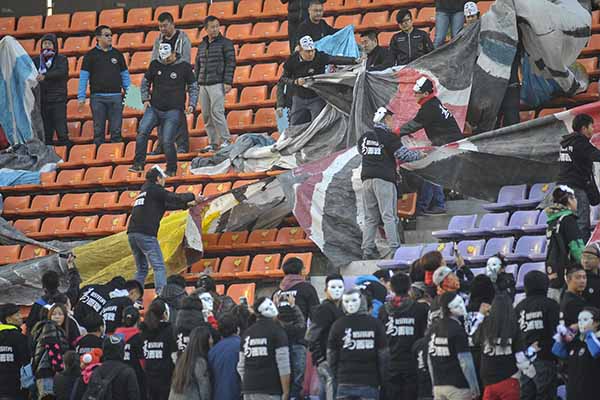 大连球迷会实名举报河北华夏“踢假球”，中甲乱象谁来管？