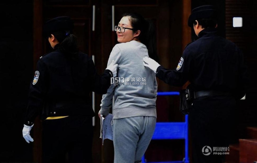 80后女老板微笑受审 涉嫌诈骗南通三建工程款高达1亿元!