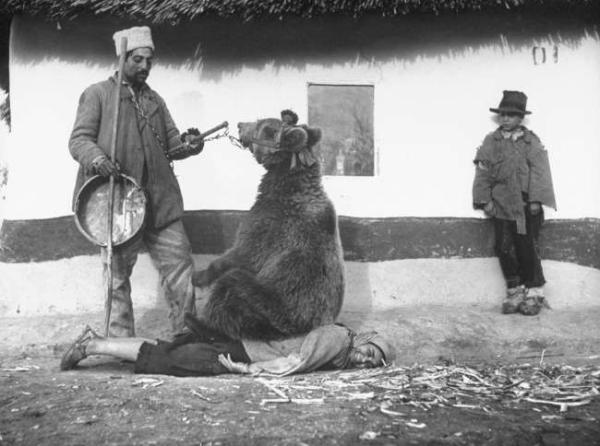 这些照片也许不会出现在历史书上，但却是时代忠实的记录