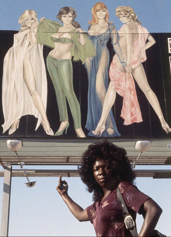 眼光|卖血换胶卷，吃猫粮过活，70年代拍出这样的美国