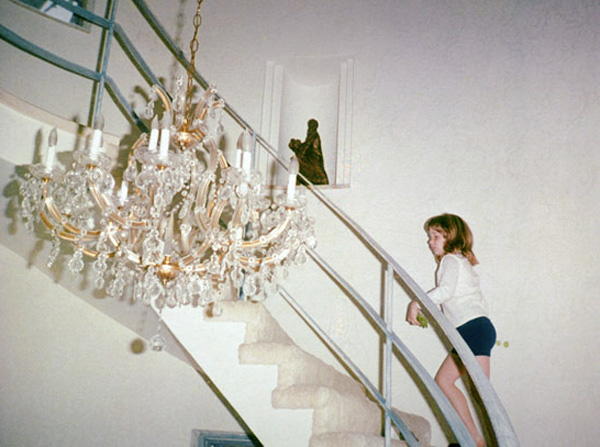 眼光|卖血换胶卷，吃猫粮过活，70年代拍出这样的美国