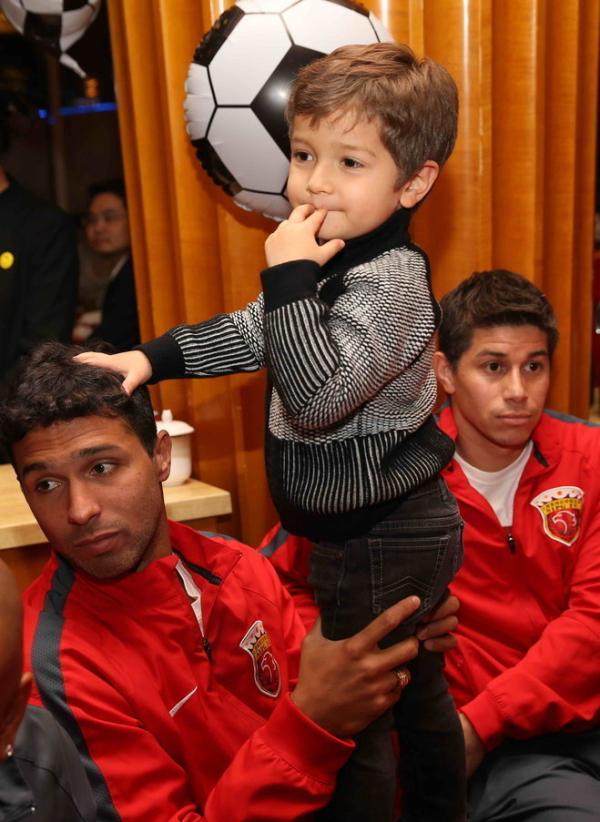 对话上港董事长陈戎源：明年再引世界级外援，三年内夺冠