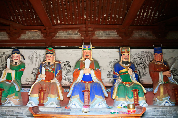 英雄驶诗：重走伟大的出塞之路