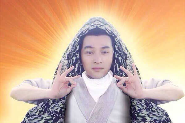 澎湃联播|有一种上头条的方式叫做“把自己睡了”