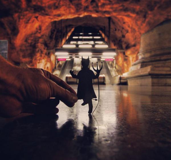 他用剪纸拍出的旅游照，连孤独星球都掏钱赞助