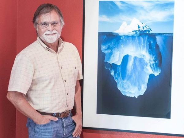 地理课都见过的这张冰山照片，竟然是人造的