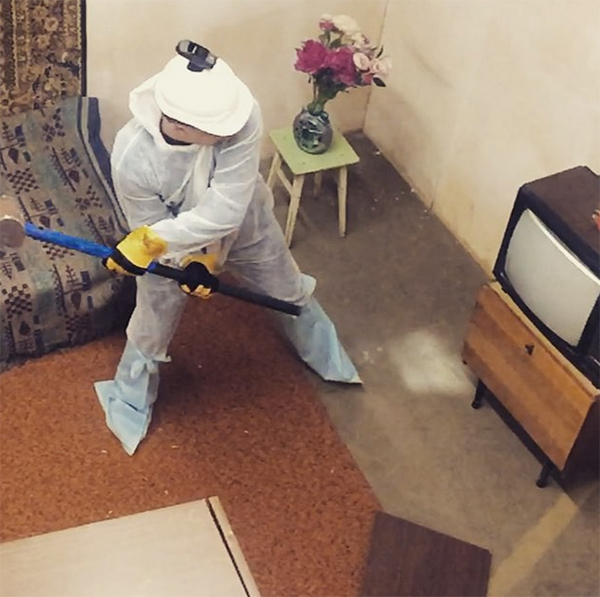 感觉不爽？现在你付一笔钱就可以毁了这个房间里的所有东西