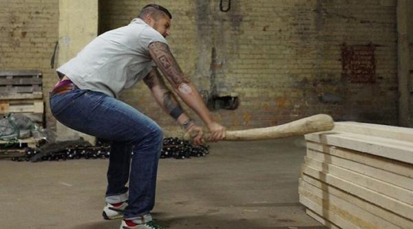 感觉不爽？现在你付一笔钱就可以毁了这个房间里的所有东西