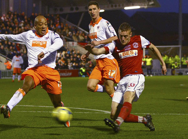 从第8级别联赛到英超射手王，这个吊丝让英足坛反思选材方式