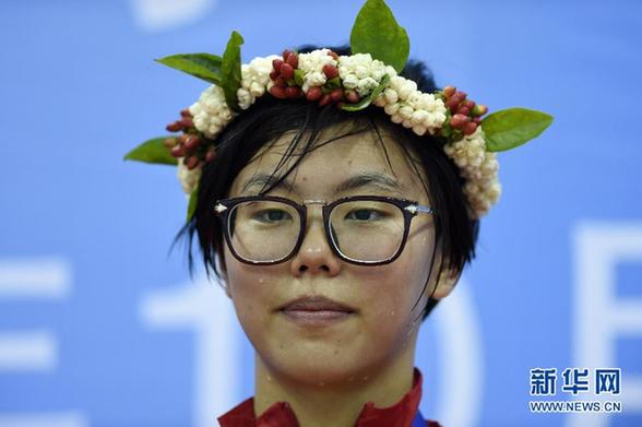 青运会17岁游泳冠军庆文怡猝死，父母痛失独生女：不做尸检