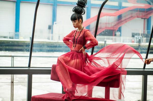 每日一词：环球地标T台秀