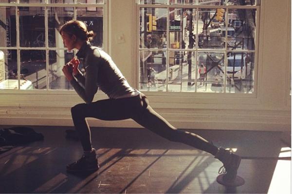 维多利亚的秘密：这让人流口水的“马甲线”都怎么练出来的？