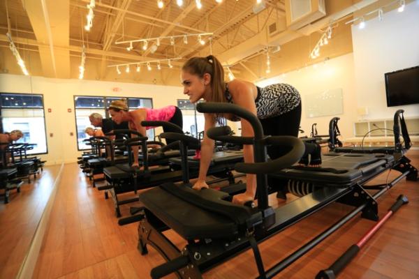 维多利亚的秘密：这让人流口水的“马甲线”都怎么练出来的？