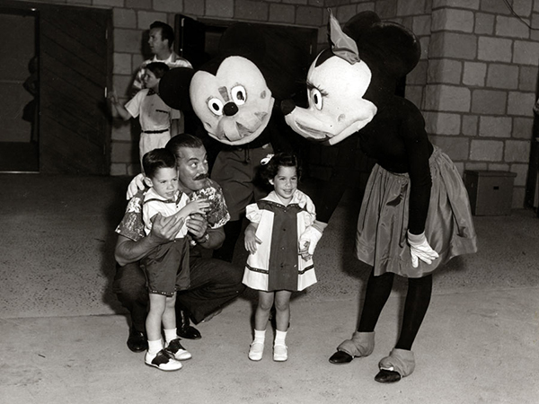 毁童年，6个经典卡通角色的不堪过往