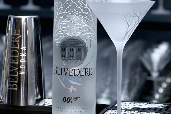 像007那样生活？我们算了一下，有一千万人民币就可以！