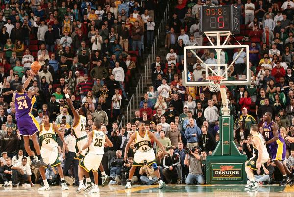 张佳玮 | 再见，科比！他是在用投篮和各个球馆告别