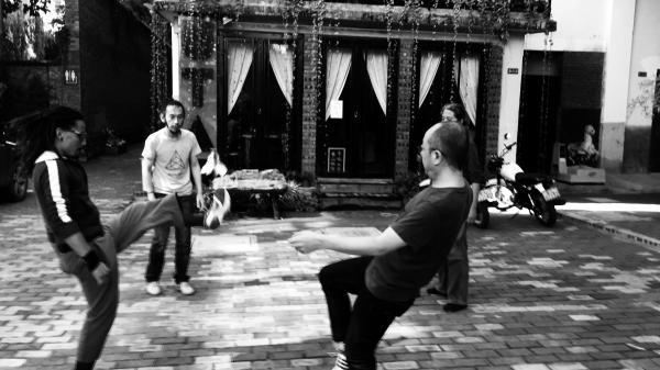 专访｜“野孩子”：排练、吃面、踢毽子及其他