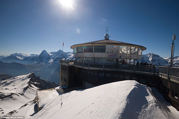 詹姆斯·邦德旅行简史，这名王牌特工已经浪遍了世界（上）