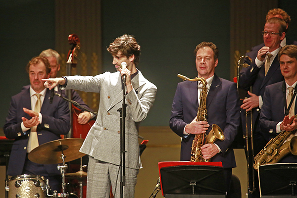 这样的音乐会，你根本无法坐着听