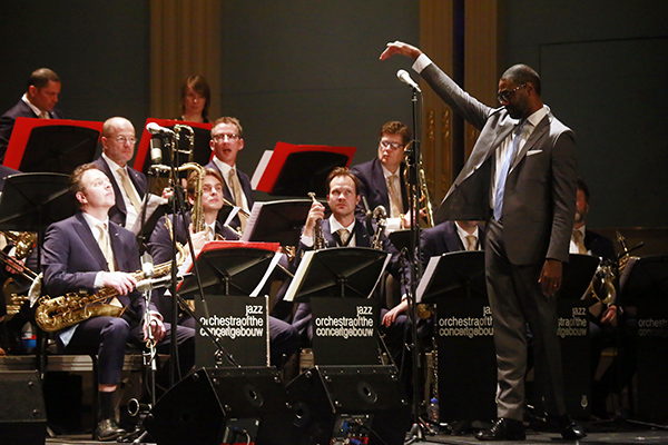 这样的音乐会，你根本无法坐着听