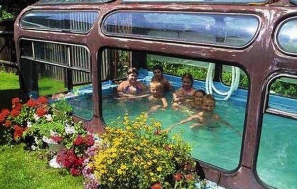 高手云集的废旧巴士改造界，锯个车头都不算啥事儿