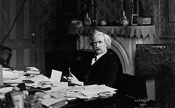 桌子乱七八糟的人却是完美主义者？