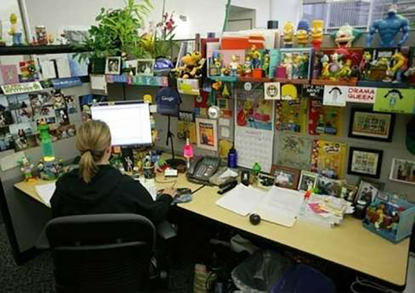 桌子乱七八糟的人却是完美主义者？