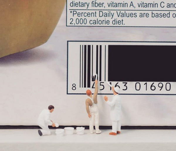 为向吉卜力致敬，他创造了一个超现实的微观世界