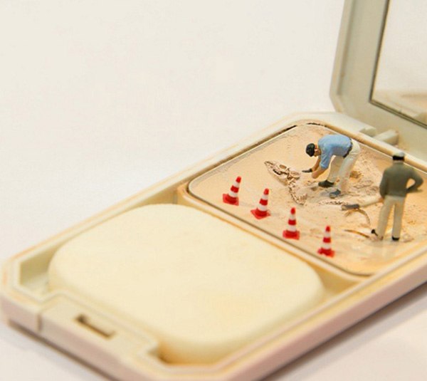 为向吉卜力致敬，他创造了一个超现实的微观世界