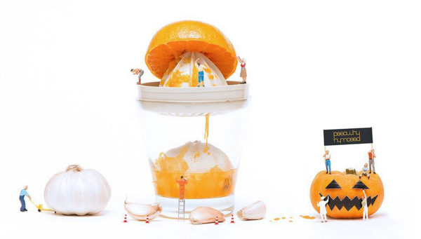 为向吉卜力致敬，他创造了一个超现实的微观世界