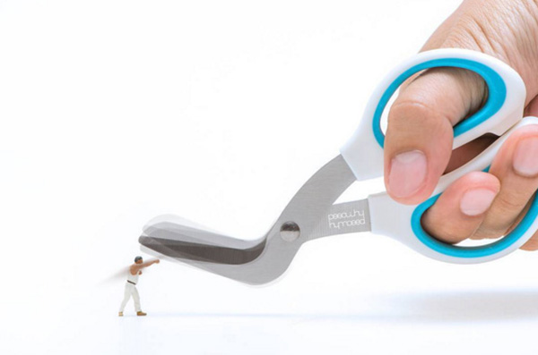 为向吉卜力致敬，他创造了一个超现实的微观世界