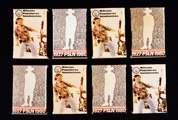 眼光|有一个女人举着相机不远万里，去做集体记忆的藏家