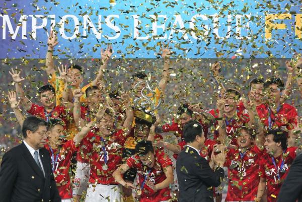 恒大遮不住中国足球之羞，它恰恰印证了行政管理足球的失败