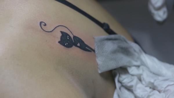 荣耀少年湃丨90后纹身师：进纹身店的不一定是坏小孩