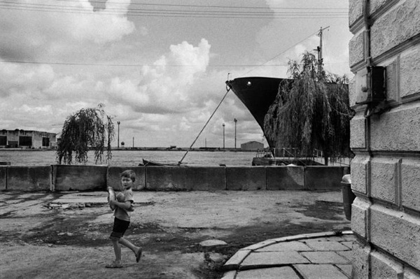 眼光| 你不能在一夜之间组建阿尔巴尼亚，一千零一夜也不能