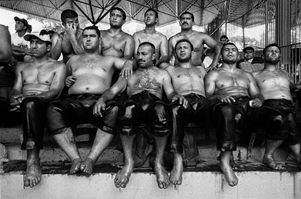 眼光| 你不能在一夜之间组建阿尔巴尼亚，一千零一夜也不能