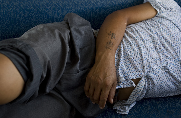 7年15万张照片，野生电工摄影师记录绿皮车里的百态人生