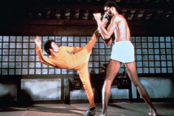 科比推特纪念李小龙诞辰，这些巨星原来都是李小龙“死忠粉”