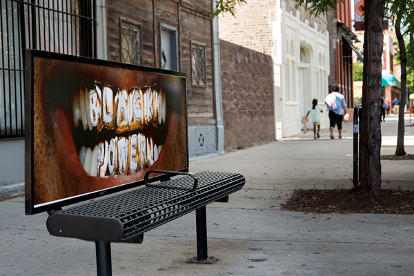 视界|身价不菲的黑人橄榄球运动员，遇到棉花田里劳作的祖先