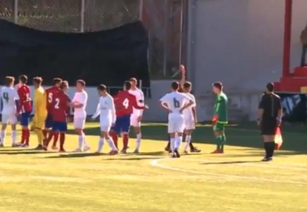 基因的力量爆发了？齐达内二儿子头顶对手被红牌罚下