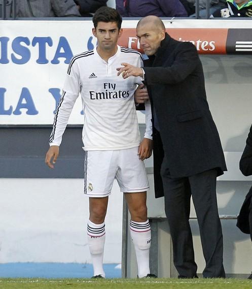 基因的力量爆发了？齐达内二儿子头顶对手被红牌罚下