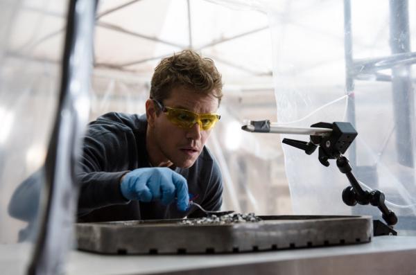 先电影再小说，《火星救援》的正确打开方式