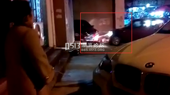 原配开宝马撞小三别克