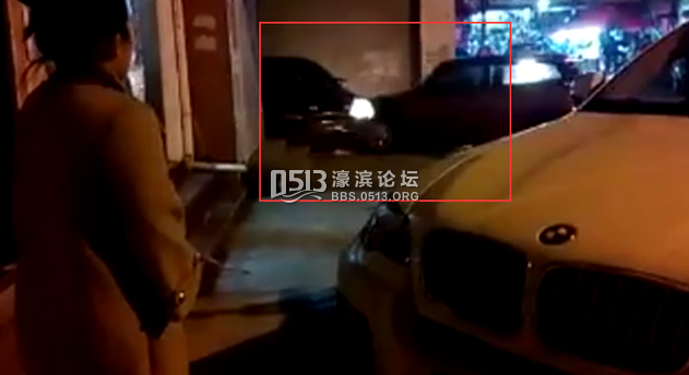 原配开宝马撞小三别克