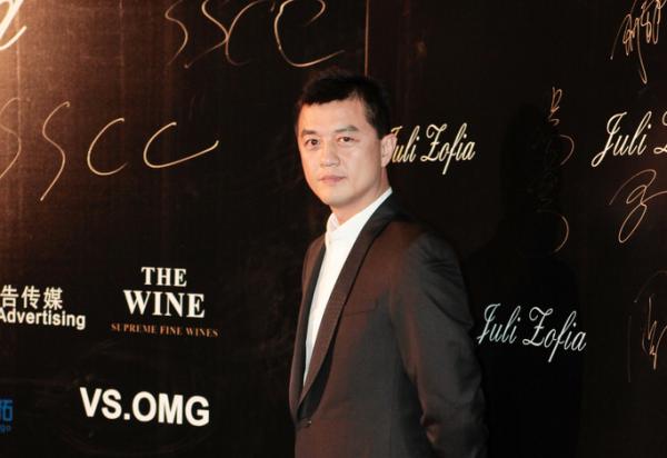 李亚鹏再战地产圈，约会碧桂园与前女首富一起玩跨界