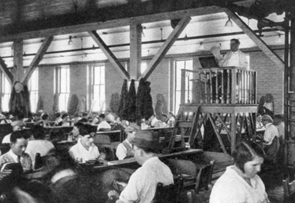 捕鼠人、闹铃人和点灯人……6种你闻所未闻的职业