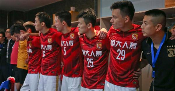 恒大落选体坛风云人物最佳团队，主因系更换球衣广告事件