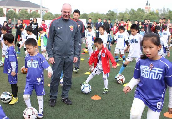 埃里克森：中超可堪比欧洲二流联赛，中国孩子踢球晚是顽疾