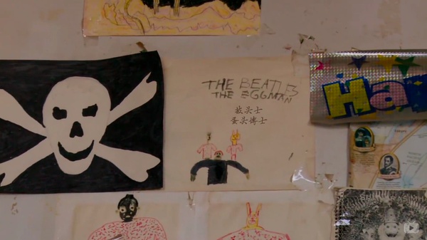 纽约有对父母把孩子们关到快成年，教育主要靠电影……