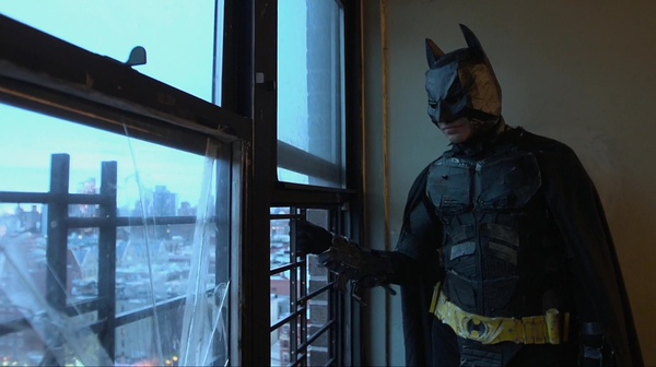 纽约有对父母把孩子们关到快成年，教育主要靠电影……